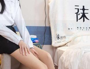 BoBoSocks袜啵啵 – 稚予的阿迪板鞋秀，下载一个带你转身变潮人！