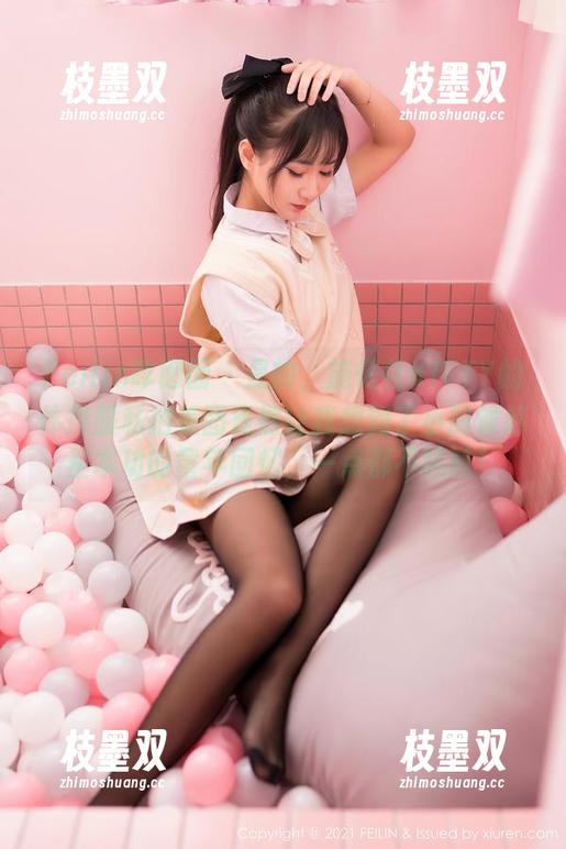 Feilin嗲囡囡 - 是的，施忆佳KITTY的体操服私拍美图竟然让我想到了小时候练基本功的童年回忆，一点都不尴尬！