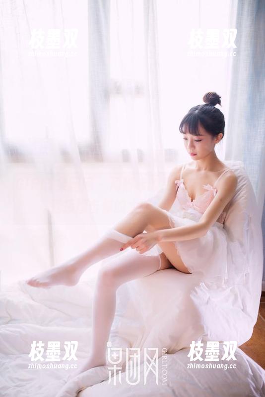 GIRLT果团网 - 周妍希的吊带有毒，原图直接撞击你的大脑，更新中…