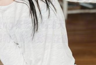 HuaYang花漾 – 私拍天使：尤妮丝换了衣服吗？咋总觉得在偷偷变魔术？