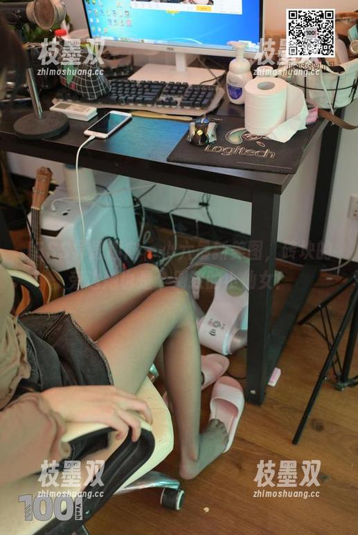 IESS异思趣向 - 小六最新美图，砖块的旁边她也是个别致的小仙女！