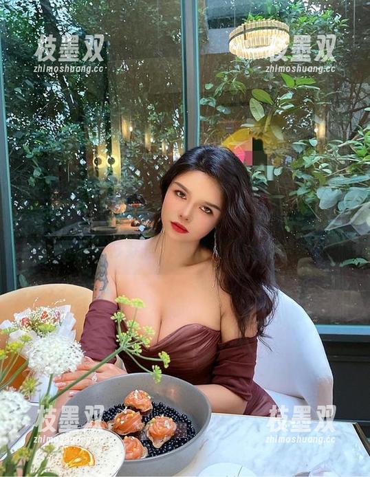 Jessie婕西 微密圈 - 今天要聊聊网盘:Jessie婕西的白衬衫穿搭,真心不想下手。