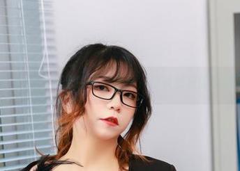 原图大揭密：Leah梓未的修女变身，难以想象的全集就在这里！
