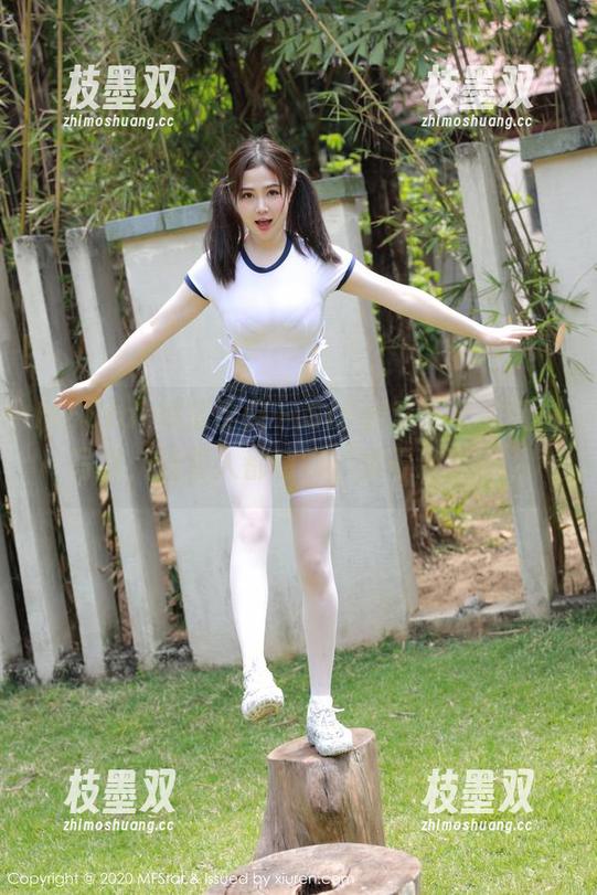 MFStar模范学院-SiByl李思宁 MFStar模范学院 - SiByl李思宁的纯白写真,连雪人都感叹‘太干净了!’