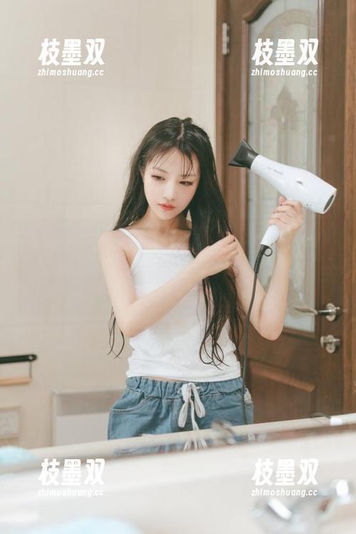 试看喵糖映画最新精选图包，这些丝袜少女真的是腿控的天籁啊，别说我没提醒你！