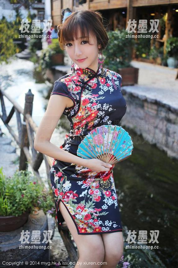 MyGirl美媛馆 - 这张原图里，陈思雨Mango的白裙就像小太阳一样，窝心又热烈