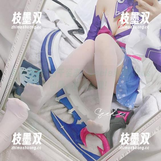 希儿双生的万千姿态：Seele麦麦的cos图册，快来围观！