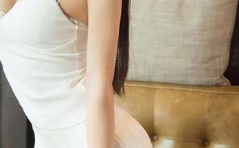 UGirls尤果网 – 何嘉颖，天使身份揭晓，图库里的小心机你发现了吗？