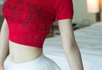 UGirls尤果网 – 高清作品：张辛苑的校服，看似乖巧却流露出小叛逆？