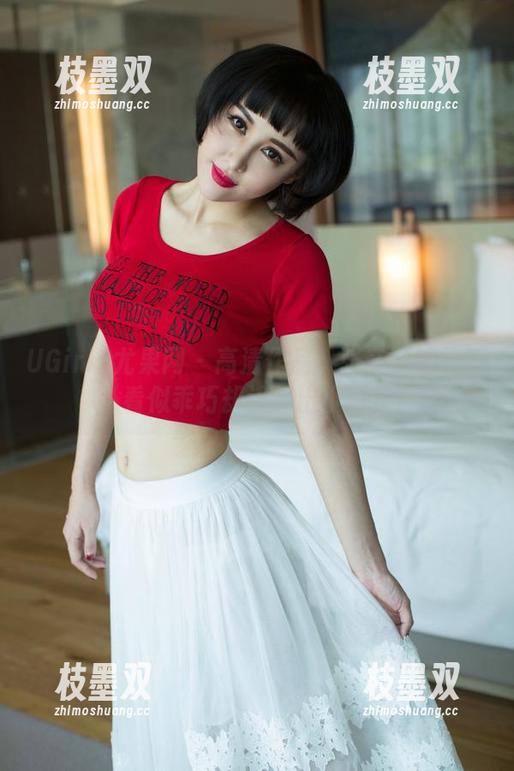 UGirls尤果网 - 高清作品：张辛苑的校服，看似乖巧却流露出小叛逆？