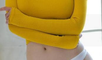 UGirls尤果网 – 这张白熙萌的灰丝写真，让我好想问：就不能多来点图集吗？