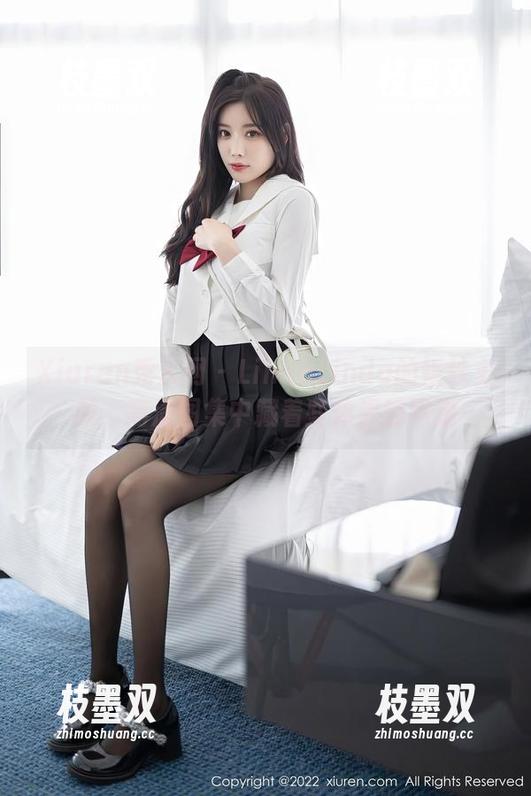 Xiuren秀人网 - LindaLinda的婚纱主题，高清图集中藏着些体温的味道