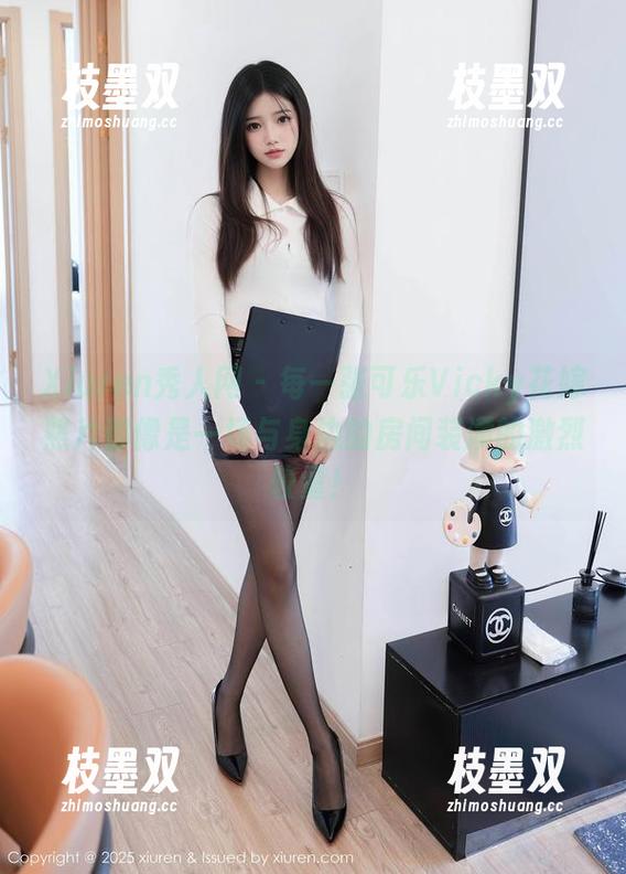 Xiuren秀人网 - 每一张可乐Vicky花嫁照片都像是一场与身边的房间装潢的激烈较量！