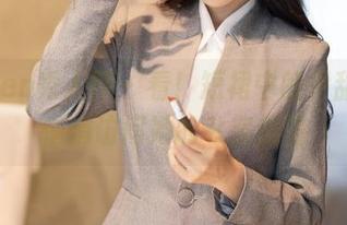 Xiuren秀人网 – 看！短裙中的尹甜甜，悄悄访问她的私房美图