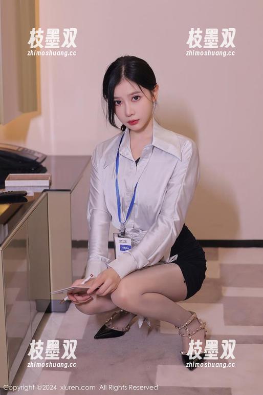 Xiuren秀人网 - 不用花钱的王馨瑶Yanni瑜伽，免费作品让人第一次了解到流行的“无力感”！