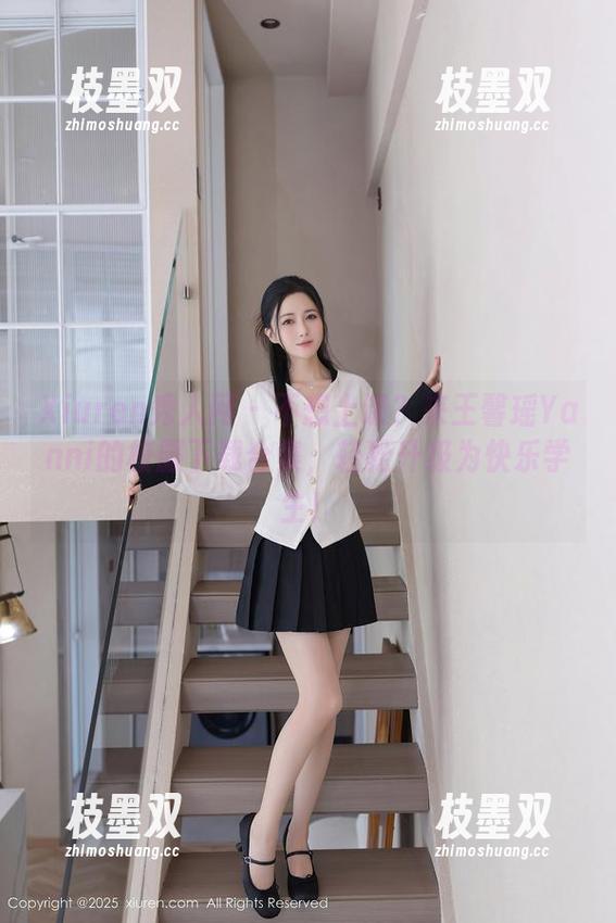 Xiuren秀人网 - 不想上课？来王馨瑶Yanni的校服下载合集，轻松升级为快乐学生！