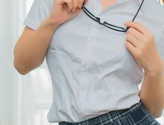 Xiuren秀人网 – 鹿小茜的少女写真大赏：希望她那股天真能感染我！