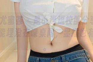 YouMi尤蜜荟 – 是小逗逗校服分享：谁说制服只能埋没在课桌间，显摆也有新高度。