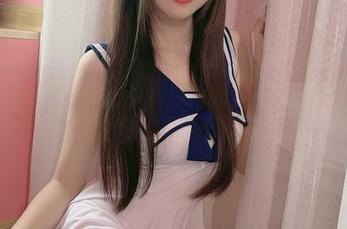 游泳池边的miko酱吖私房图片：细节都想偷偷记录下来