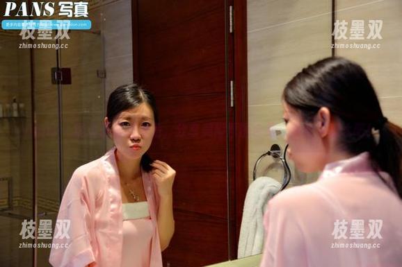 pans - 透过蕾蕾的视角，分享美脚原图合集，随意来潜水吧！