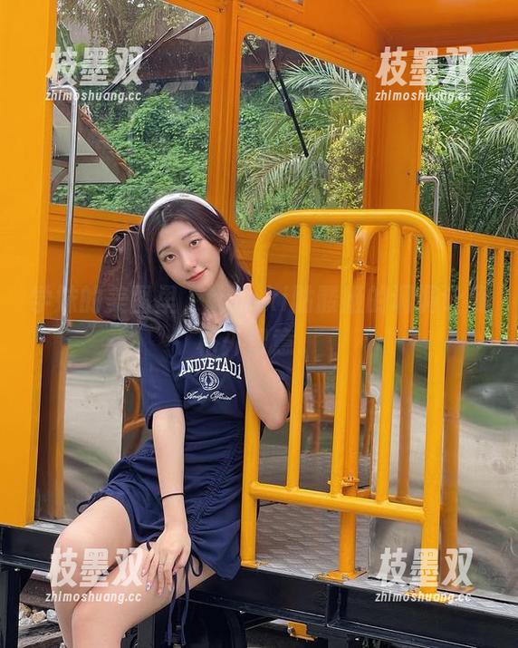 学妹的美图里，roroki骷髅姬的调调让我格外留意。