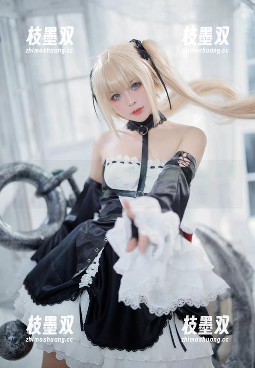 w百合欧皇子w用白裙照片重新定义了何为“cos”