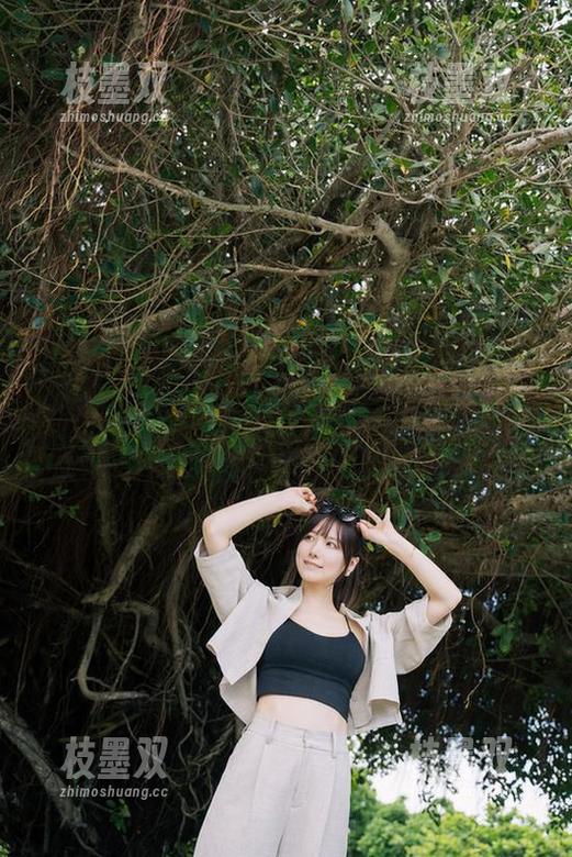 けん研(けんけん)美脚写真，要不要也给我一双这种美丽的‘小沙发’！