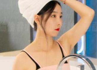 丽柜 – 偷偷看小璐璐的妹妹，画面太美了一言难尽！