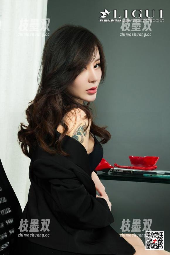 丽柜 - 敏儿的浴室：转身之间壁纸出来闹腾啦！