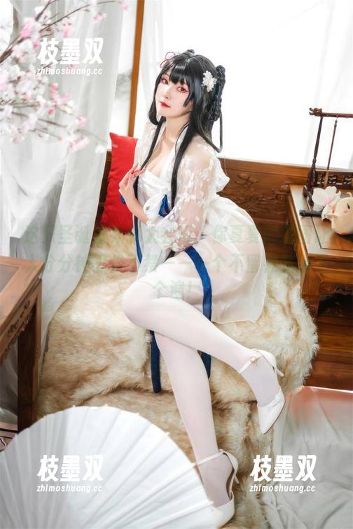 这只圣诞魔太郎太会玩，你夏夏的原图让人分分钟忍俊不禁——一个不留神就看了个遍！
