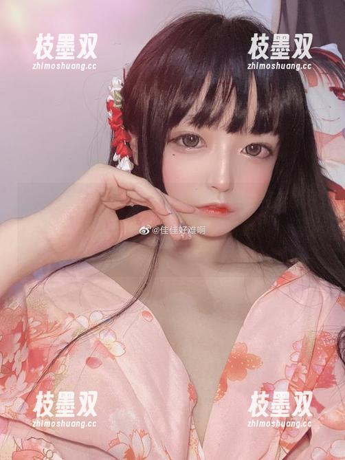 佳佳好难啊微博36套合集，照片在这儿，脑袋里却转不动，奇怪的“欣赏群”来了！