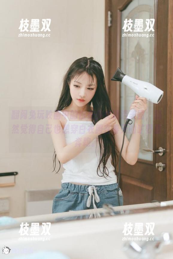 翻阅兔玩映画中的白衣少女精选美图，忽然觉得自己也想穿白衣服在春天的旷野里奔跑。