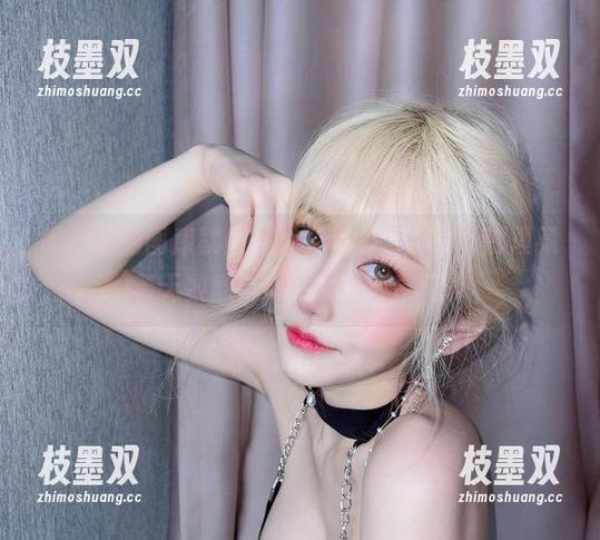 啾小妍的图库就像遗迹，每个“妍宝”都埋藏着无数期待，令人无可奈何。