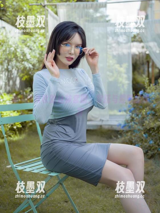 夏小秋秋秋的丝袜套图，穿搭与趣味的博弈