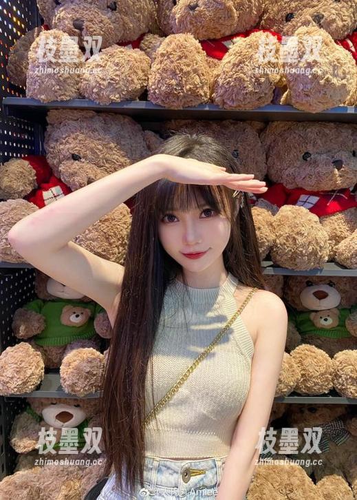 感谢大肉丸Amiee的女孩美图，照片中充满了清新的气息，让我脑海游荡。