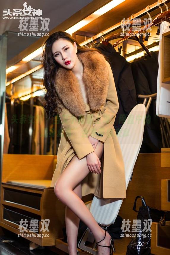 头条女神 - 当艾小青遇上海：网盘中的“湿身必备”合集等你来拿