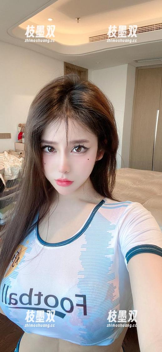 微密圈 - 奔跑的晶骡儿的绿色装，图集怎能如此抢眼？写真里小野趣横生