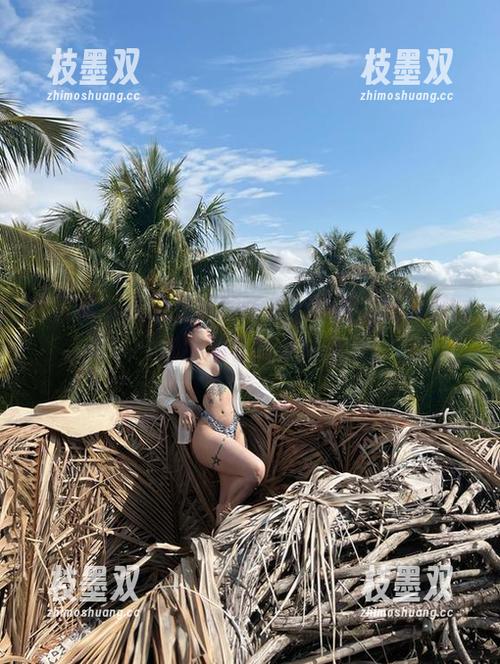 微密圈 - 在宋昱欣的睡衣福利里，我发现图集中藏着的小秘密
