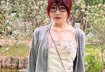 宝儿mysterial的户外高清合集：不怕水土不服，只怕你不直播！