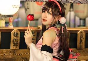 每次翻看小仓千代w的写真集，脑子里就默念“梦魔利兹”，快点下载，不然我疯了！