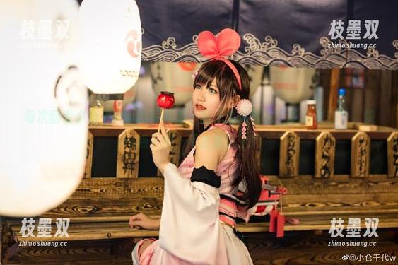 每次翻看小仓千代w的写真集，脑子里就默念“梦魔利兹”，快点下载，不然我疯了！