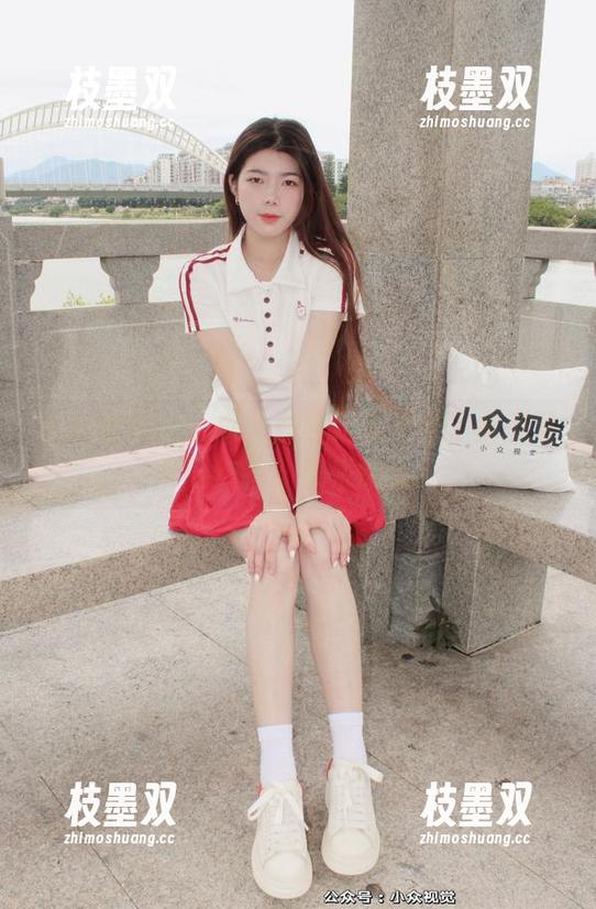 小众视觉 - 小琳儿在照片里又撒了多少可爱的炸弹？快来观看！