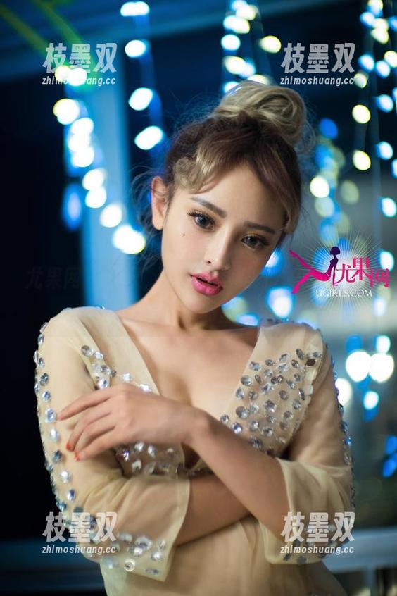 尤果网 - 今天，猜猜“李思宁”的裸足如何在高清图册里闪耀？