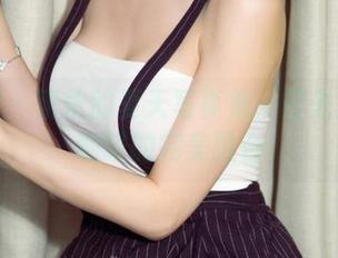 尤果网 – 研依的夏天写真集：日光浴与冰咖啡的完美融合