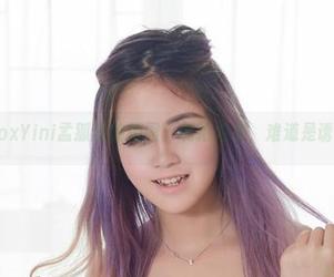 尤物馆 – FoxYini孟狐狸的原图：私拍内衣，难道是诱惑的调剂？