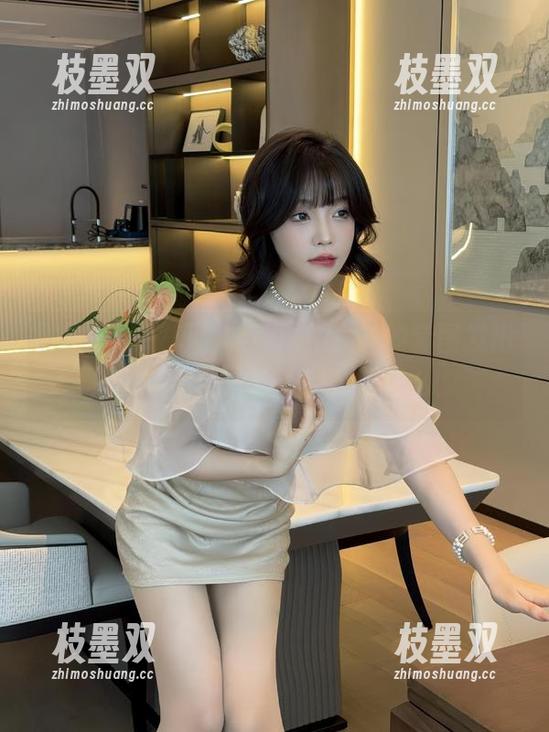 微密圈 - 哎呀，徐莉芝把女友的套图发出来了，我仿佛偷看到了些什么。