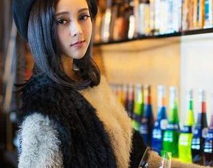 推女神 – 佟蔓的绝美私房，海边的风都不想离开。