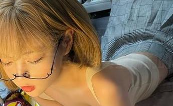 微密圈 – 无欲无求的推土君那本奇特的图集，酒吧蓝色妖姬资源满满的！