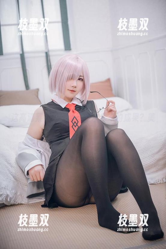 这高清莱莎泳装是不是本末末的成果？美图真不亏！