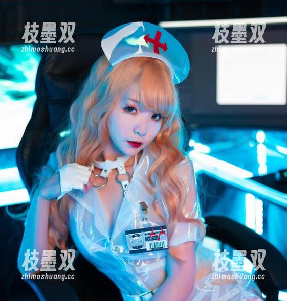 是青水泳衣大招：图库分享你无法想象的水花!